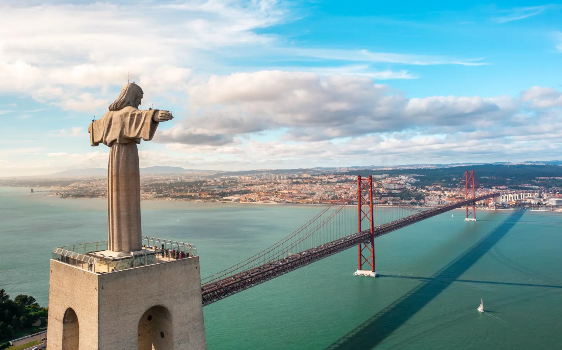 Cristo Rei (Kristaus Karaliaus) apžvalgos aikštelė – įspūdinga Lisabonos panorama ir Balandžio 25-osios tiltas