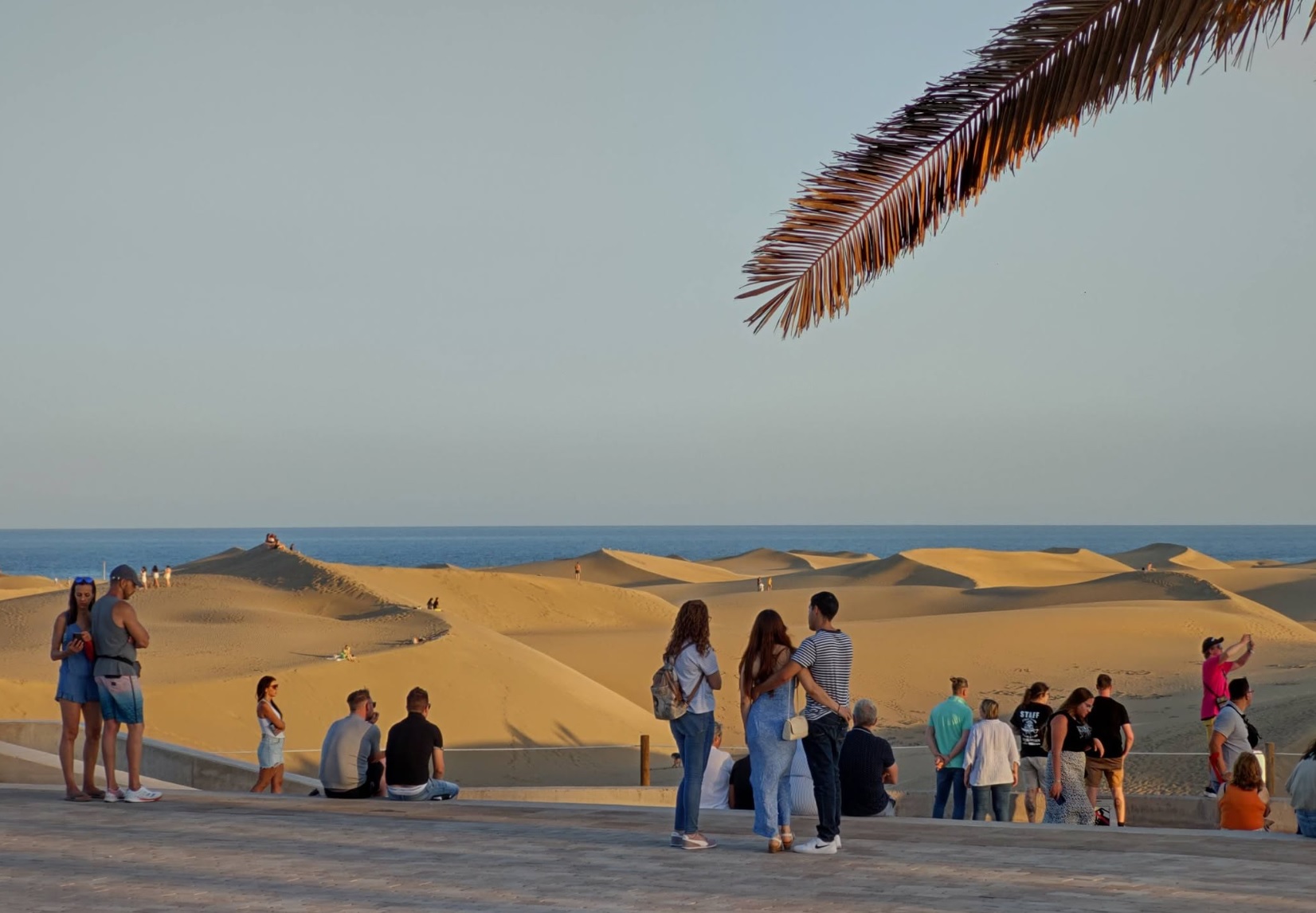 Maspalomas auksinio smėlio kopos (Dunas de Maspalomas). Tai pats garsiausias salos objektas, saugomas kaip unikalus gamtos rezervatas
